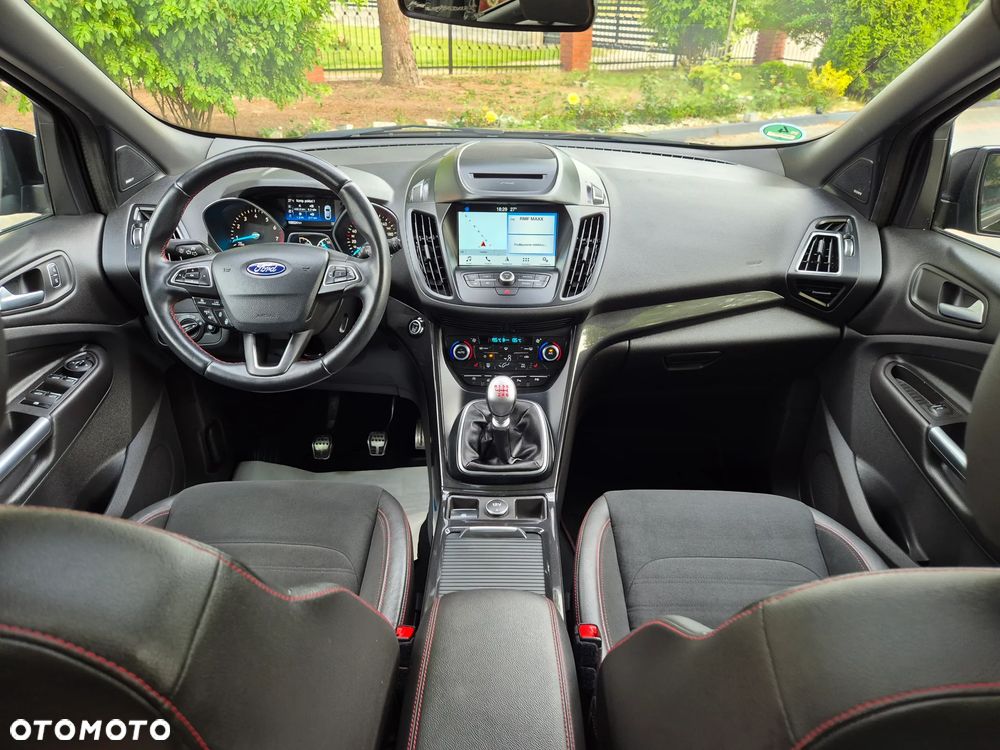 Ford Kuga 1.5 EcoBoost 2x4 ST-Line - 22