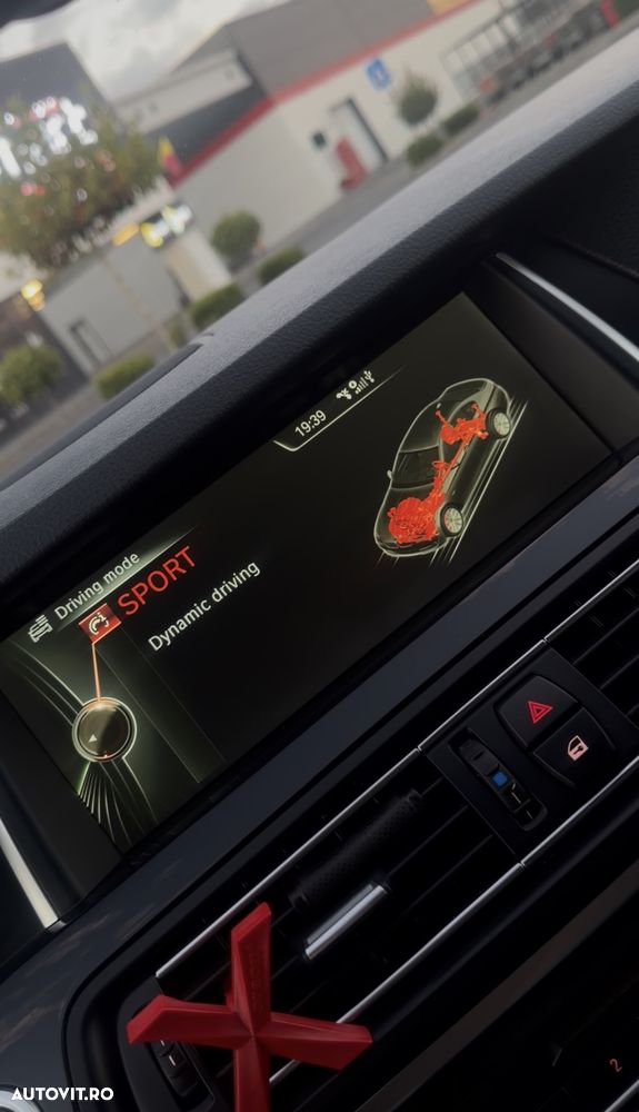 BMW Seria 5 530d xDrive AT - 38