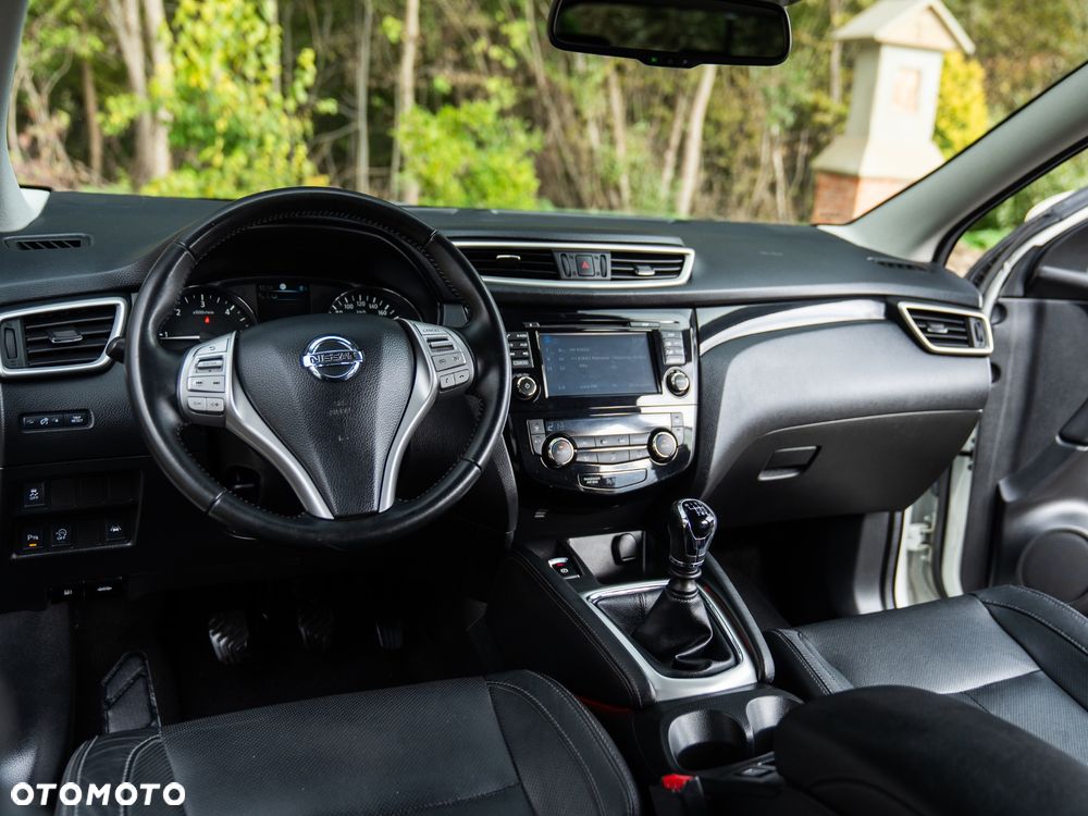 Nissan Qashqai 1.6 dCi TEKNA - 28