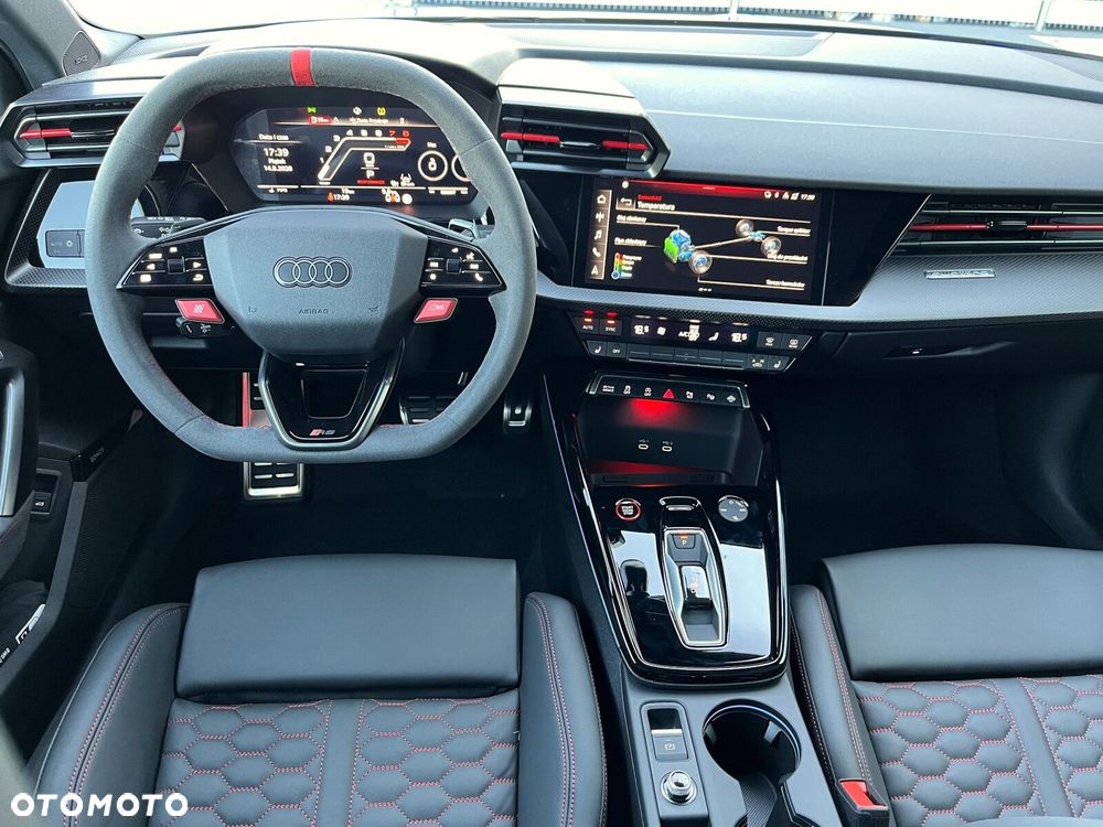 Audi RS3 Limousine - 16