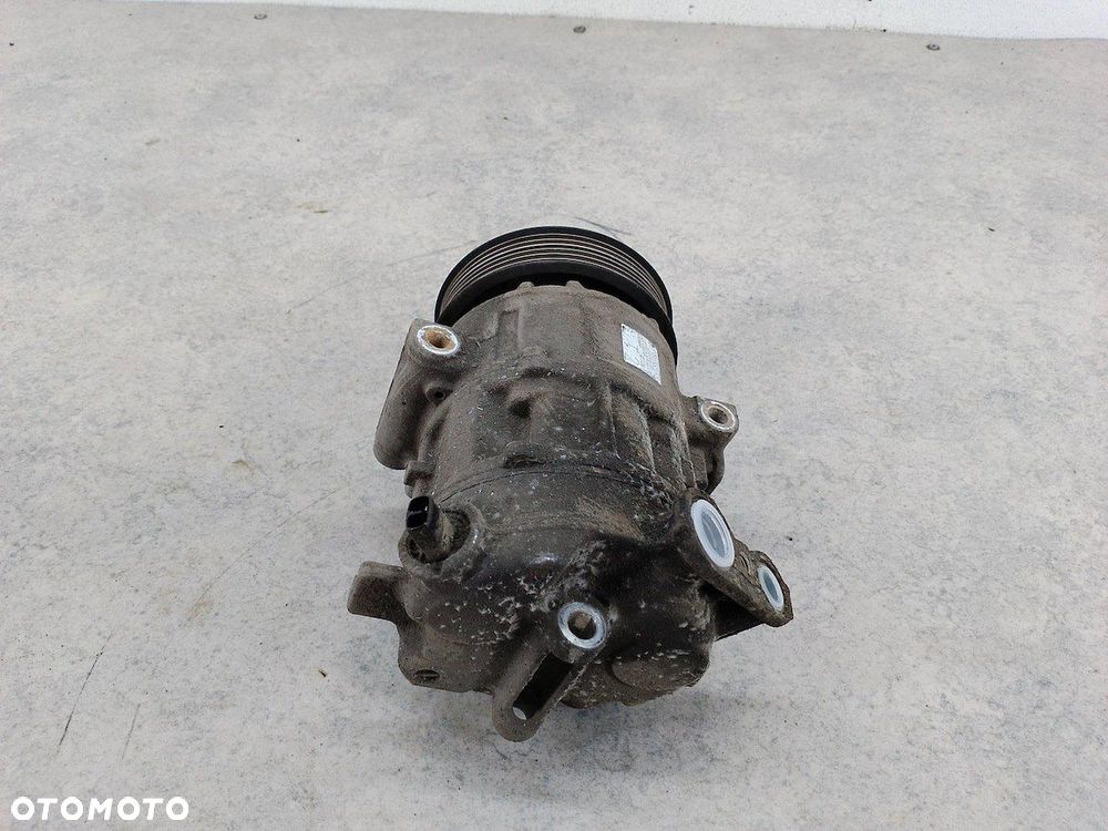 SPRĘŻARKA KLIMATYZACJI OPEL CORSA D 55703721 5E5275400 GE447190-5551  DENSO - 3