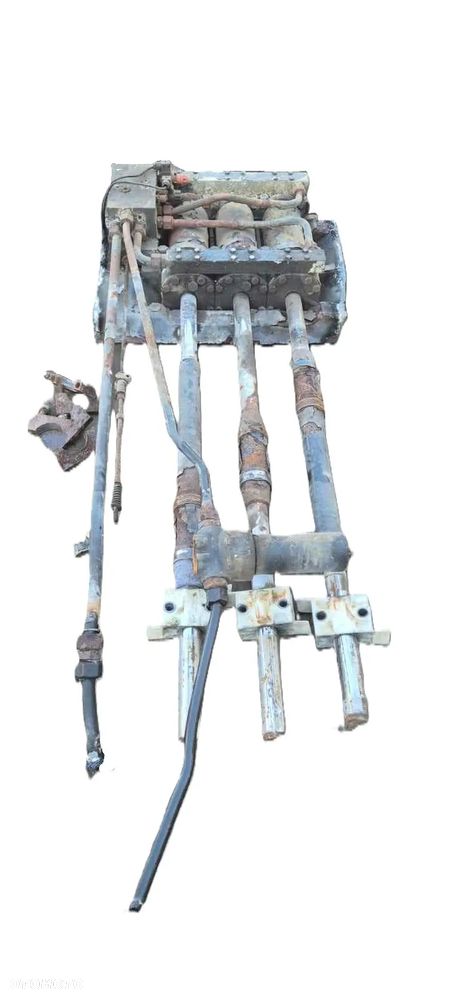 MECHANIZM SIŁOWNIK NAPĘDU RUCHOMEJ PODŁOGI - 3