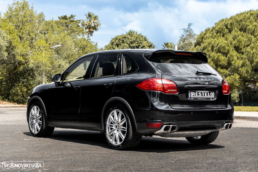 Porsche Cayenne S - 4