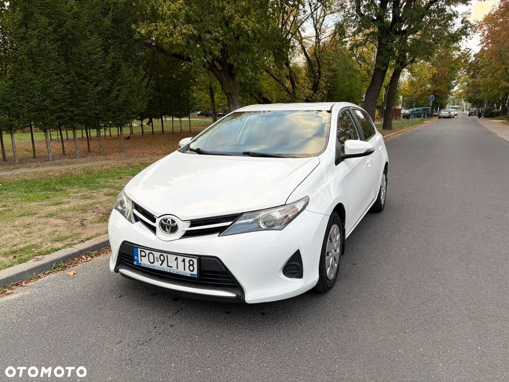 Toyota Auris 2015 photo 4