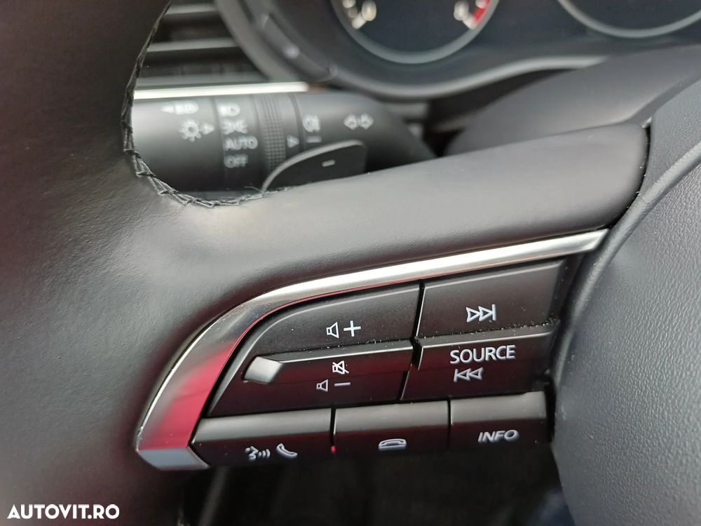 Mazda 3 e-Skyactiv G140 AT MHEV Exclusive-Line - 23