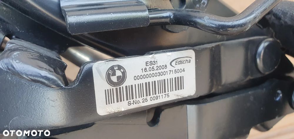 Zawias klapy bagażnika prawy tył BMW E93 Cabrio 1037410 - 7