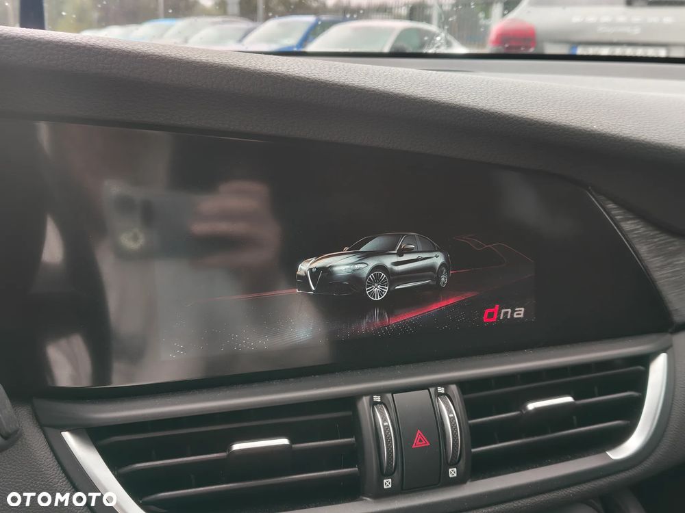 Alfa Romeo Giulia 2.0 Turbo Business - 14