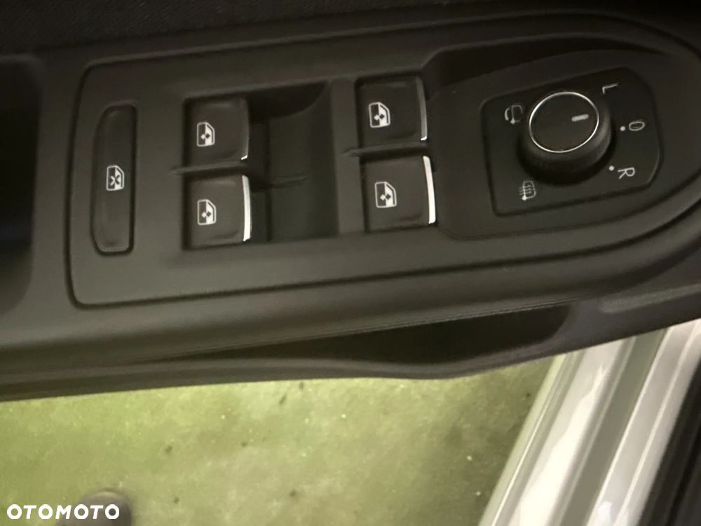 Volkswagen Golf 1.5 eTSI EVO Life DSG - 12
