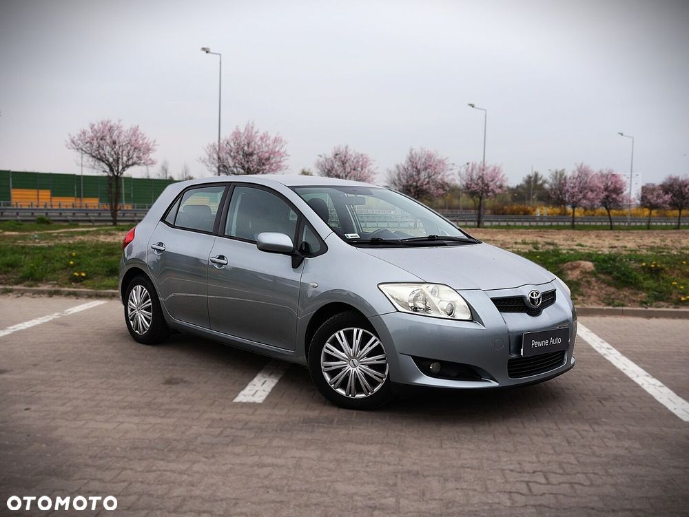 Toyota Auris 1.33 VVT-i Premium - 1
