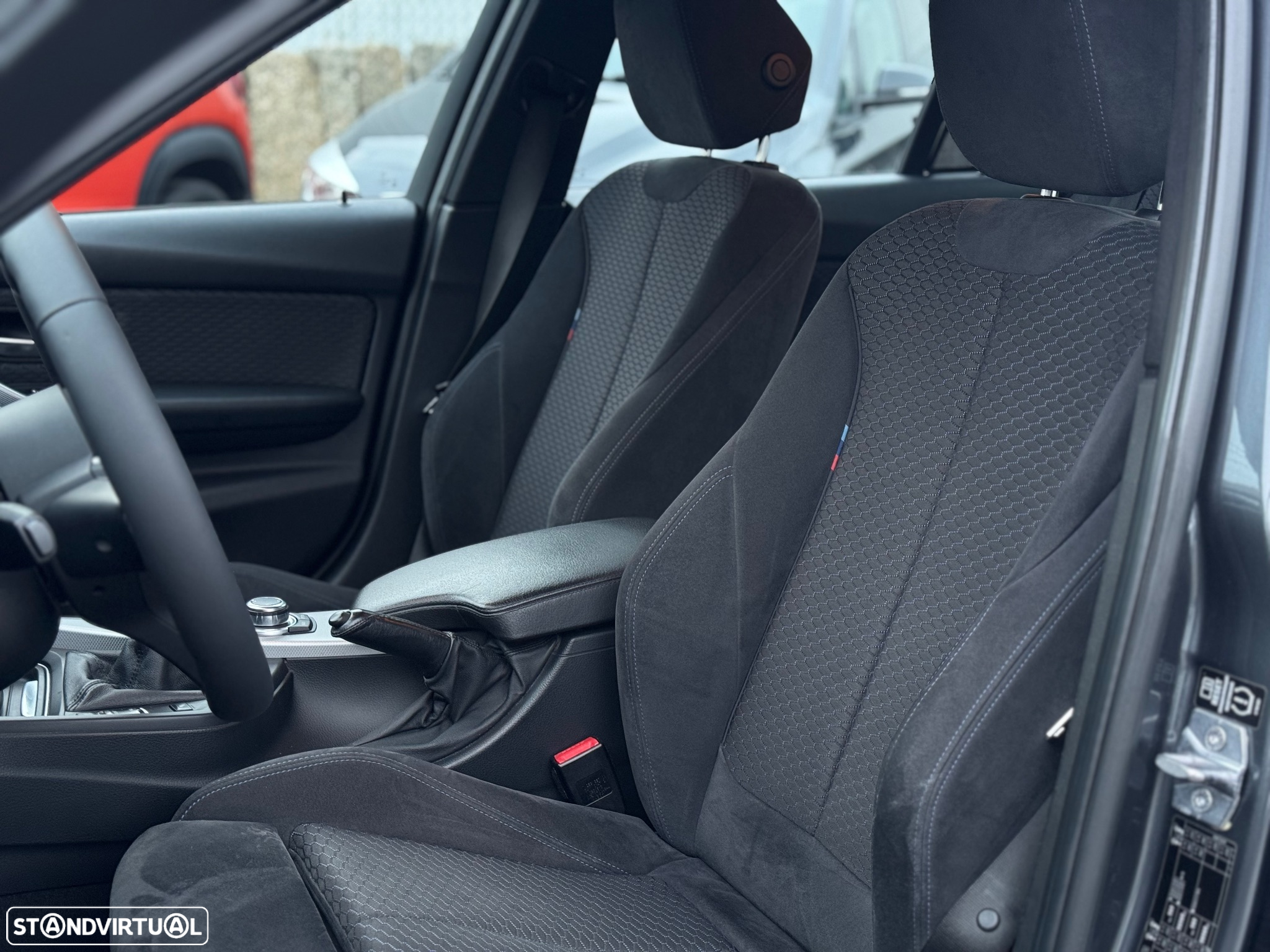 BMW 318 d Pack M - 22