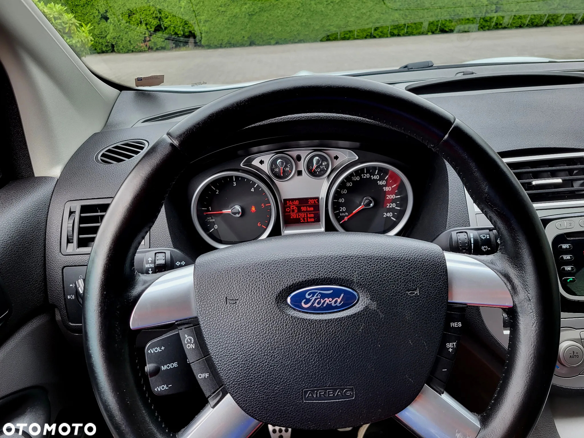 Ford Kuga - 28