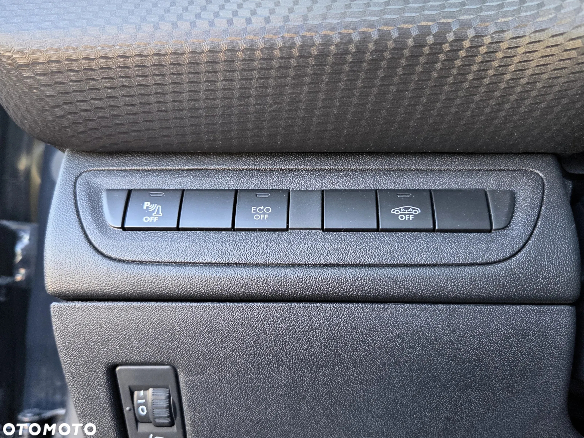 Peugeot 2008 1.2 Pure Tech Style S&S - 18