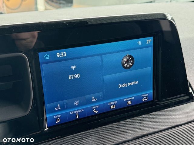 Ford Transit Courier Van - 12