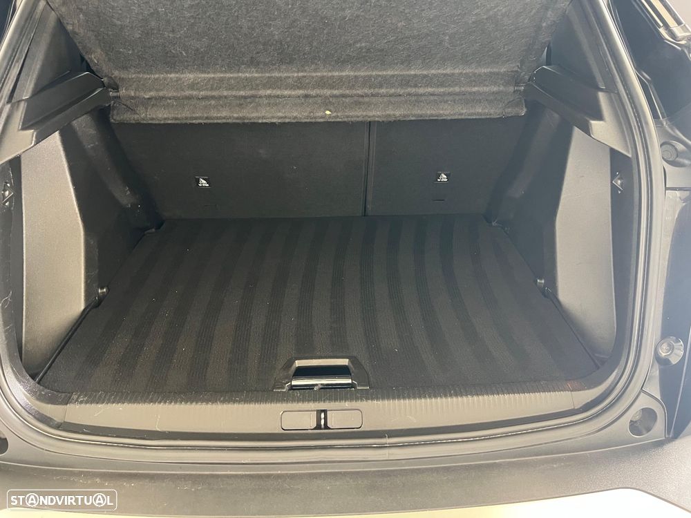 Peugeot 2008 1.2 PureTech Allure Pack EAT8 - 17