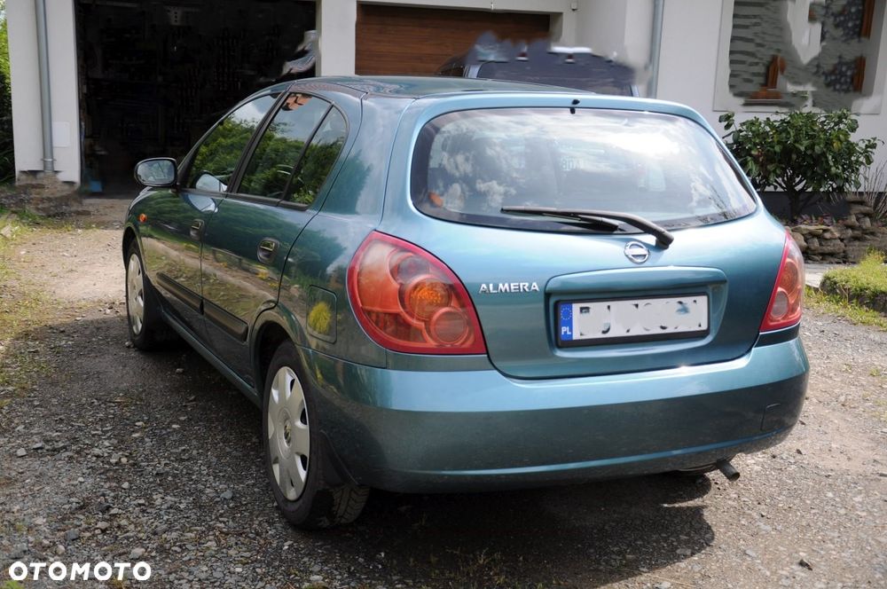 Nissan Almera 1.5 Visia + - 28
