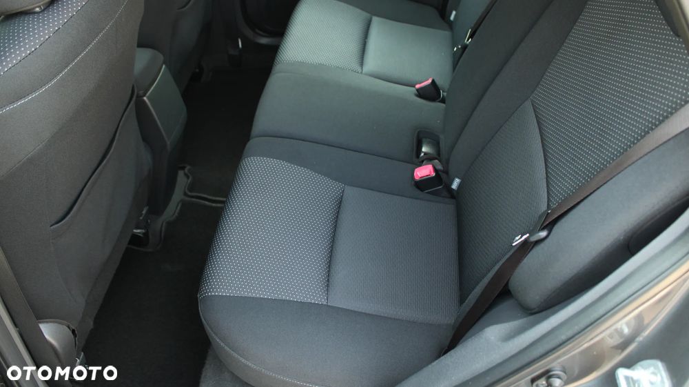 Toyota Auris 1.6 Executive - 33