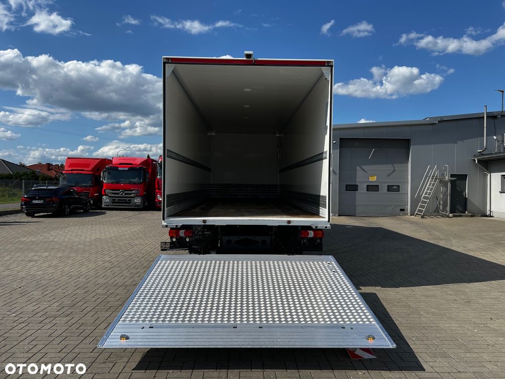 Mercedes-Benz ATEGO - 21