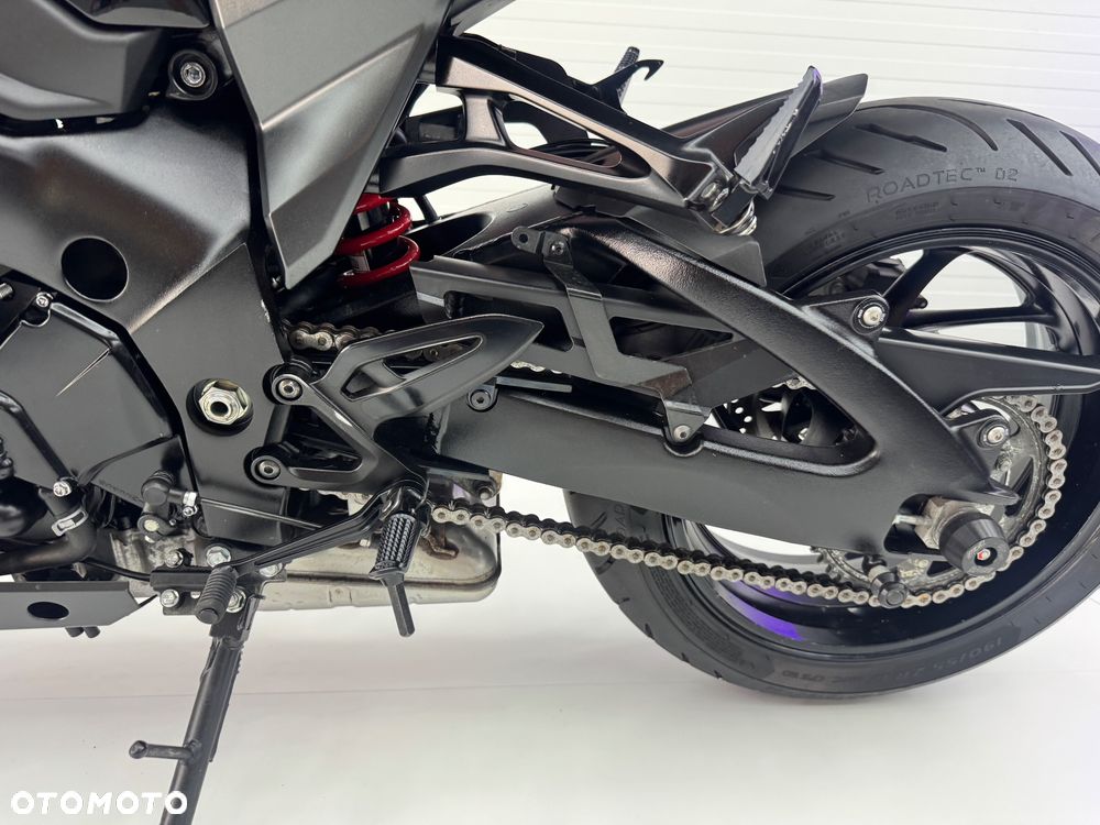 Suzuki GSX - 13