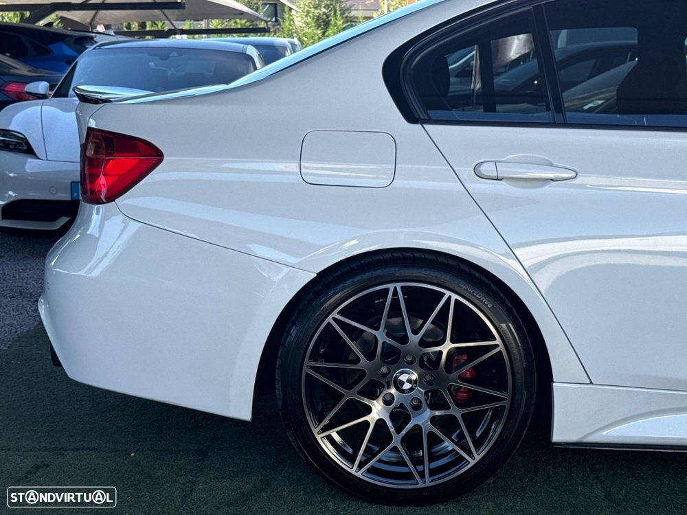 BMW 320 d EfficientDynamics Line Sport - 11
