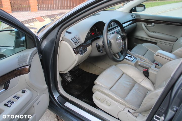 Audi A4 Limousine - 20