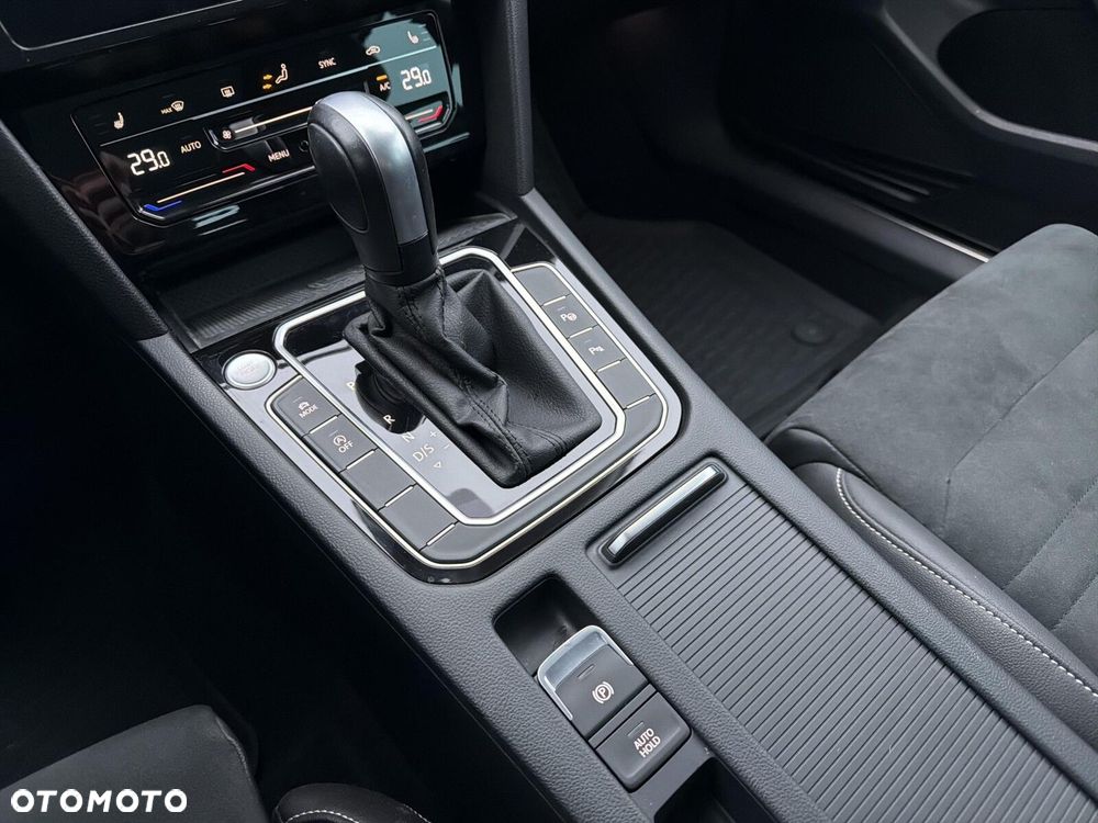 Volkswagen Passat - 17