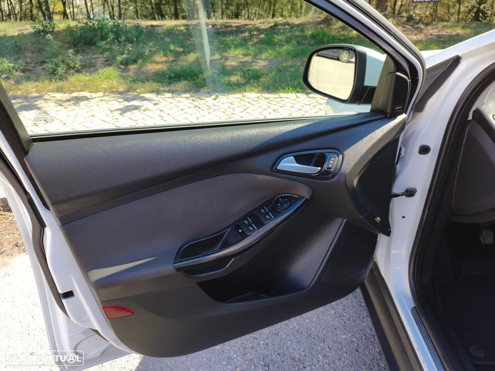 Ford Focus SW 1.5 TDCi Titanium - 10