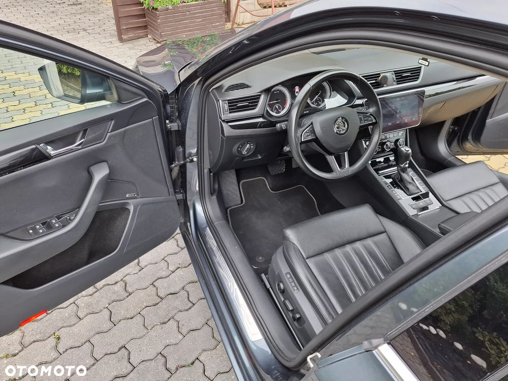 Skoda Superb 2.0 TDI 4x4 L&K DSG - 11