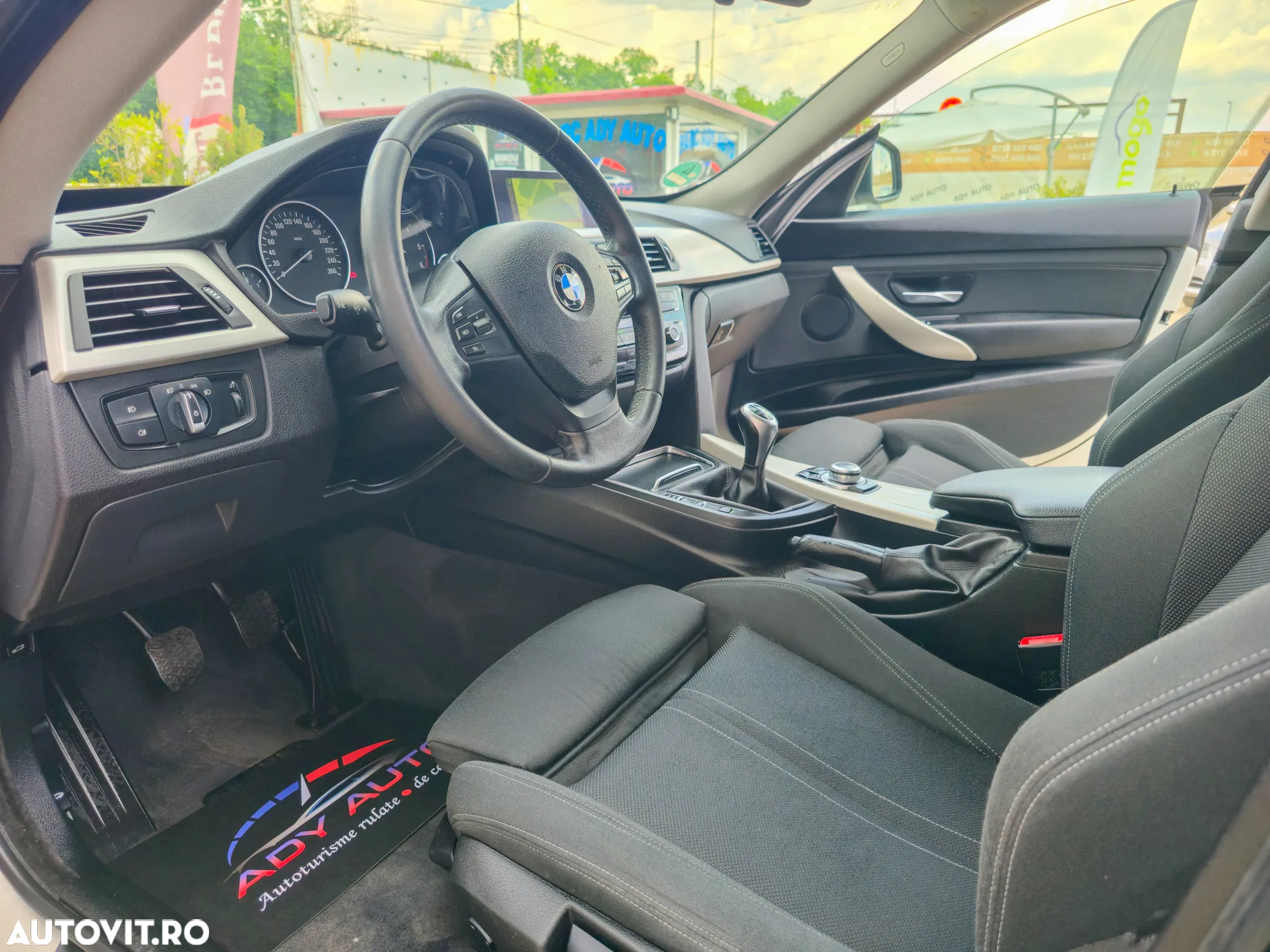 BMW Seria 3 320d xDrive GT - 13