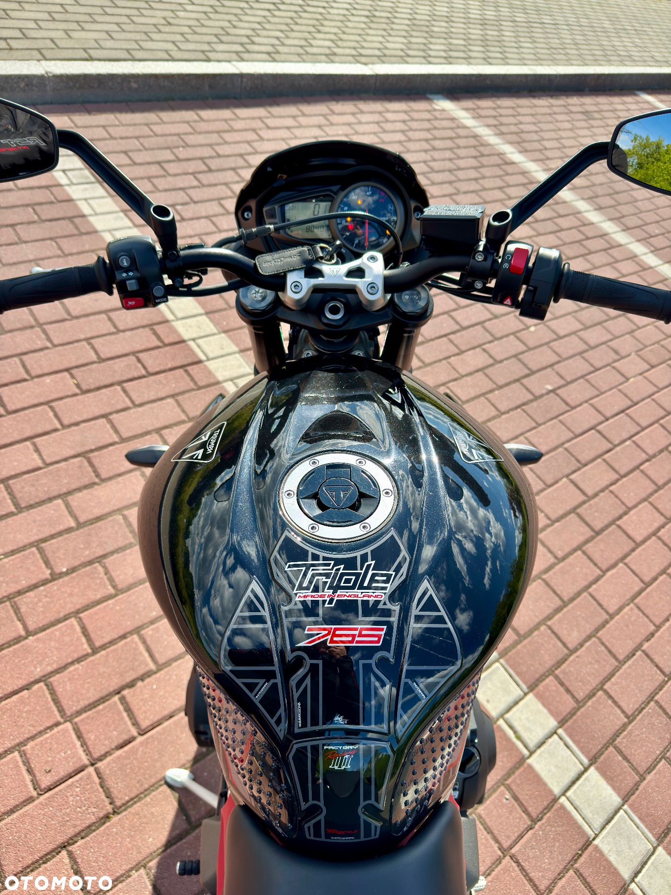 Triumph Street Triple - 11