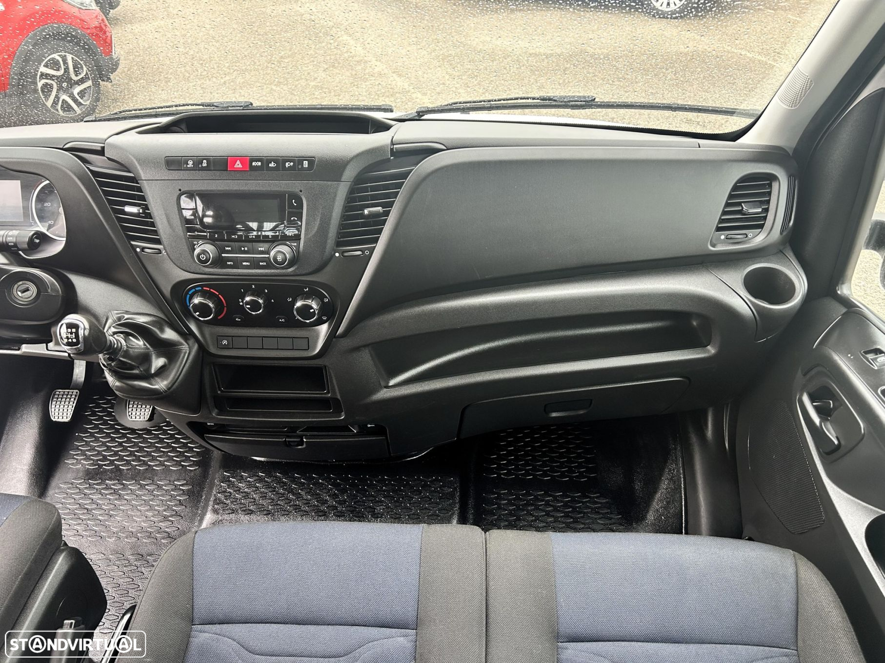 Iveco Daily 2.3 35-160 CABINE DUPLA - 27