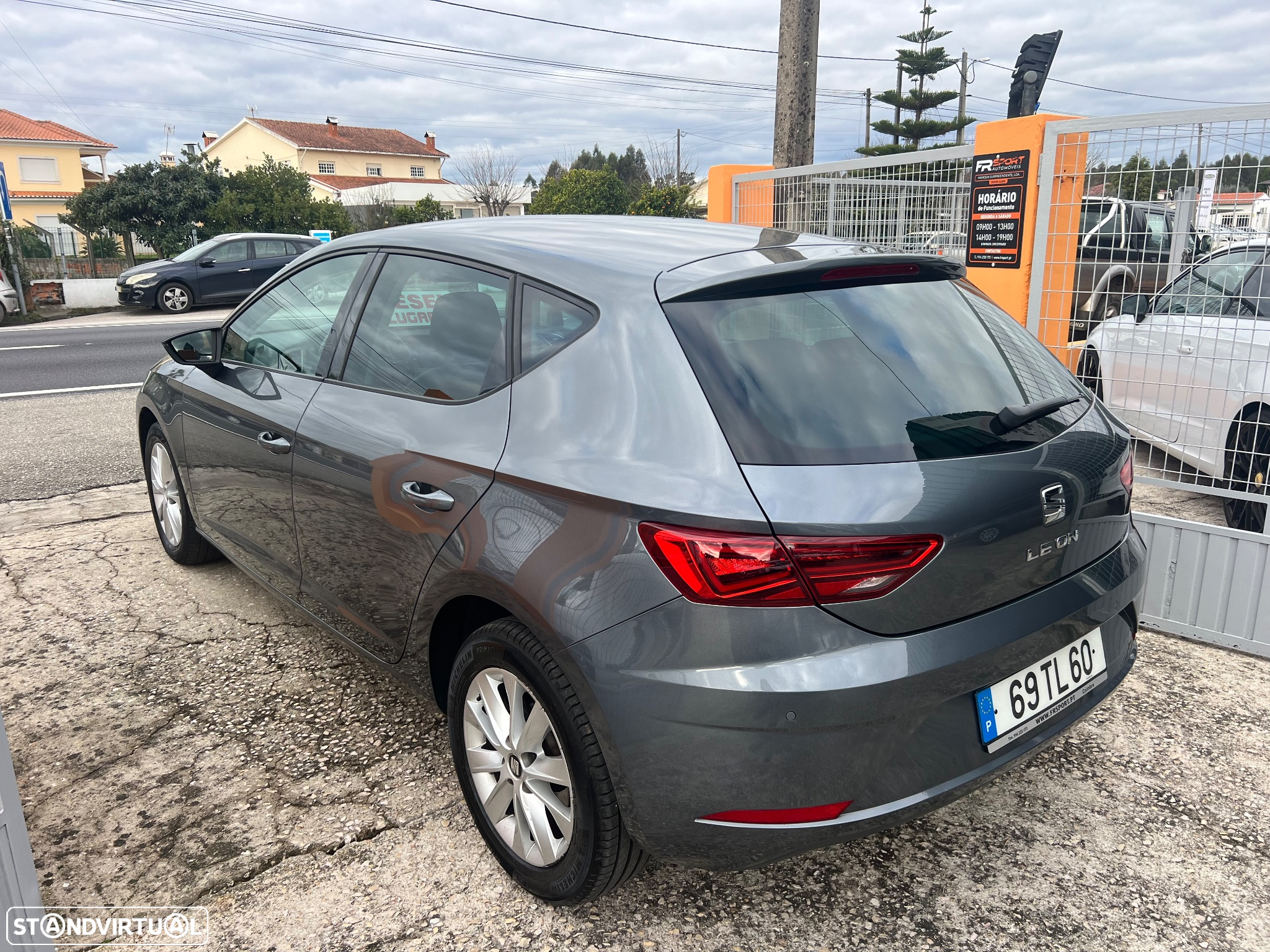 SEAT Leon 1.6 TDI FR S/S - 12