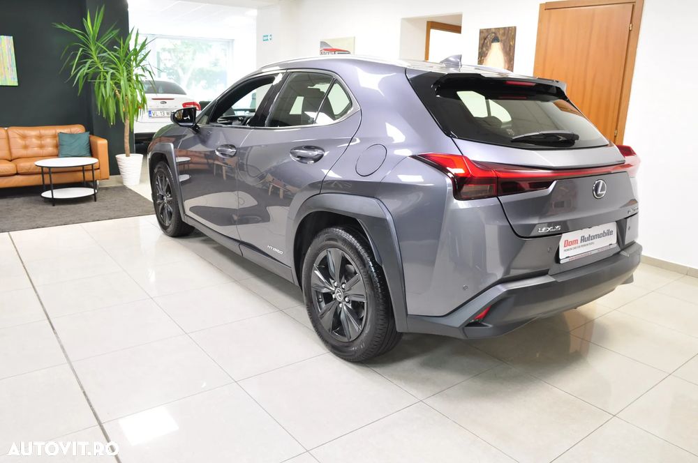 Lexus UX 250h FWD Executive - 6