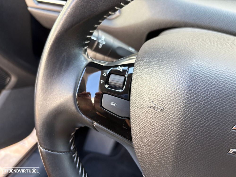 Peugeot 308 SW 1.2 PureTech Style - 12