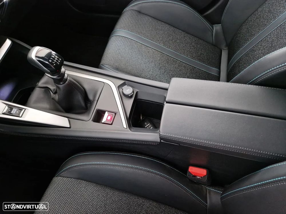 Peugeot 308 1.2 PureTech Allure - 36