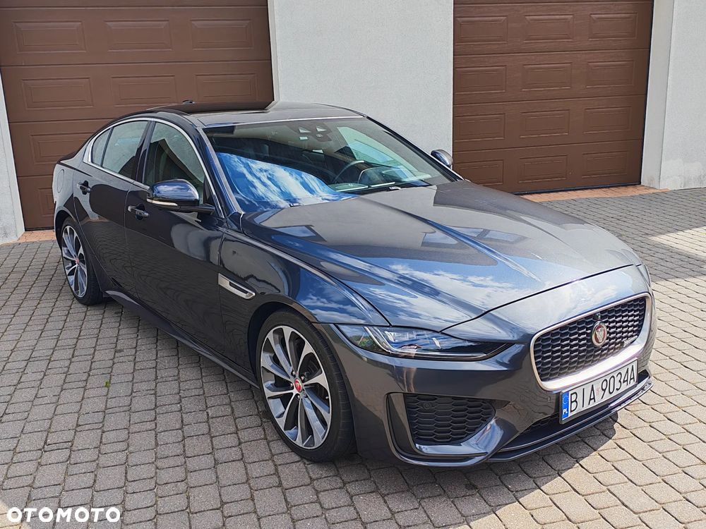 Jaguar XE 2.0 D180 AWD R-Dynamic SE - 2