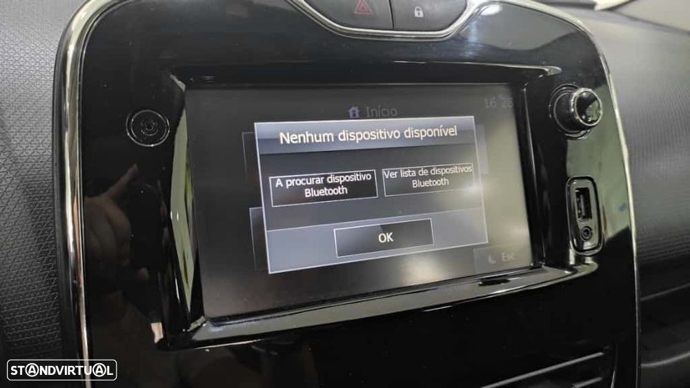 Renault Clio Sport Tourer 1.5 dCi Dynamique S - 31