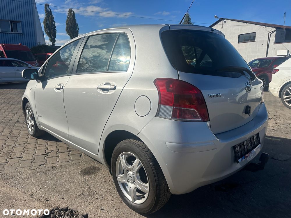 Toyota Yaris 1.0 Entry EU5 - 2