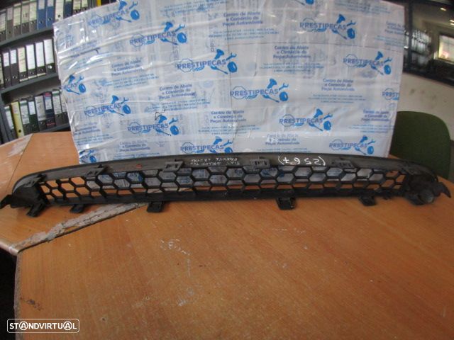 Grelha Friso 735536142 FIAT GRANDE PUNTO 2015 1.3JTD 84CV 5P PRETO FRT GRE PC - 3