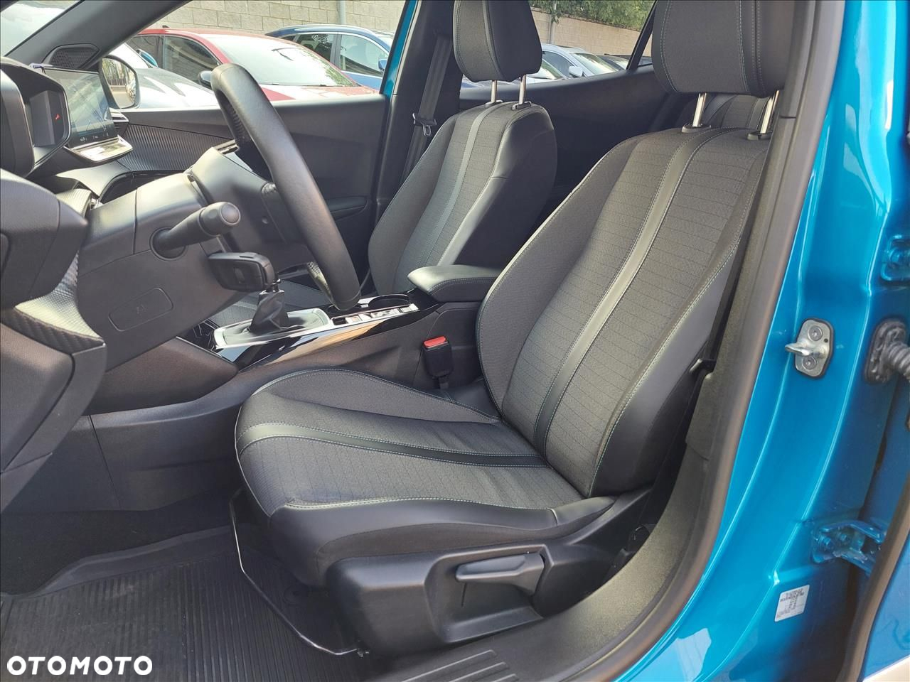 Peugeot 2008 1.2 PureTech Allure Pack S&S - 5