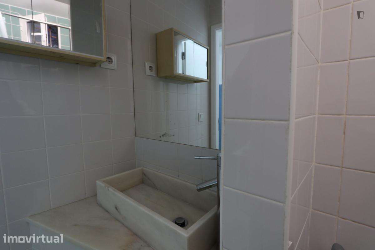 Quarto - localizado em Martim Moniz Lisbon - Grande imagem: 4/9