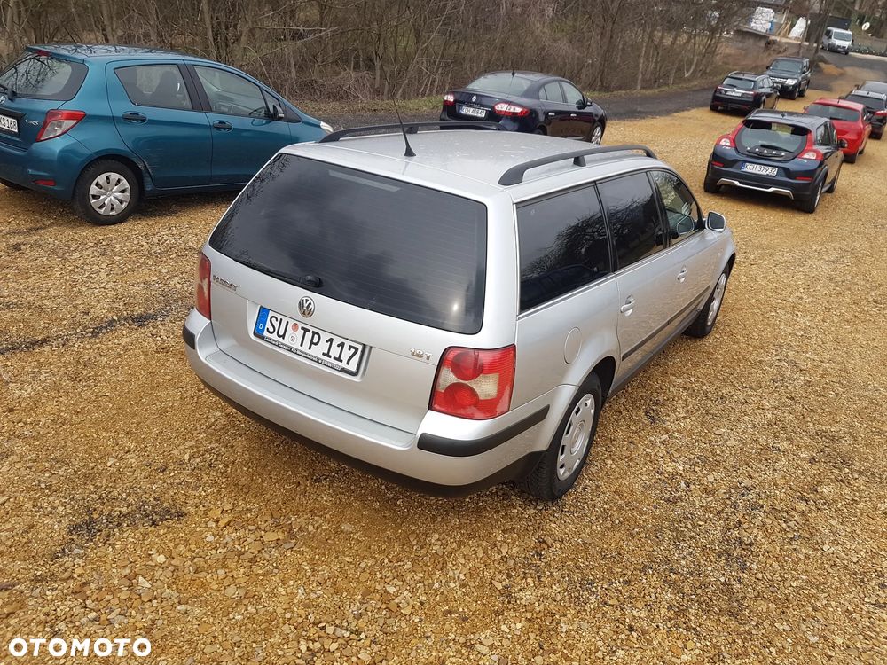 Volkswagen Passat 1.8 5V Turbo Comfortline Family - 10