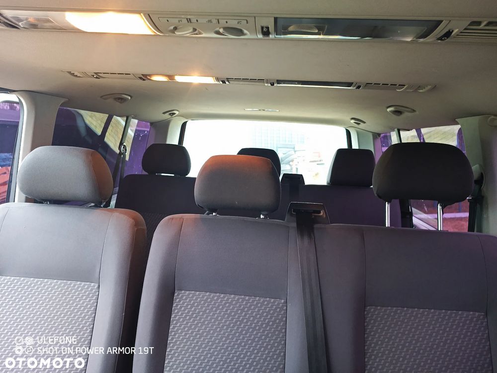 Volkswagen Caravelle - 16