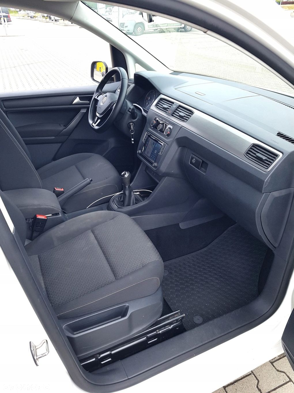 Volkswagen Caddy osobowy LED carplay krajowy diesel 2,0 - 12