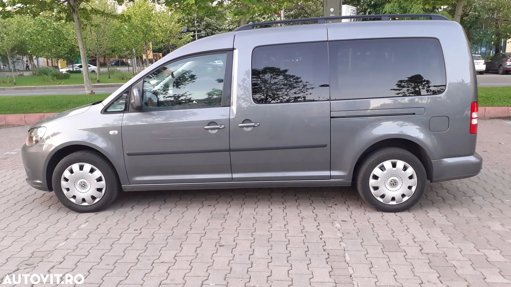 Volkswagen Caddy Maxi 1.6 TDI BlueMotion Comfortline - 1