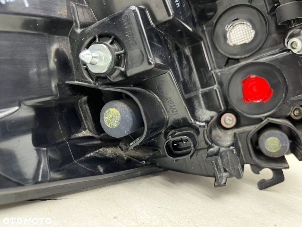 Lampa Toyota Corolla XII E21 kombi LIFT 22r.- PRAWA tylna w błotnik oryginalna Europa - 10