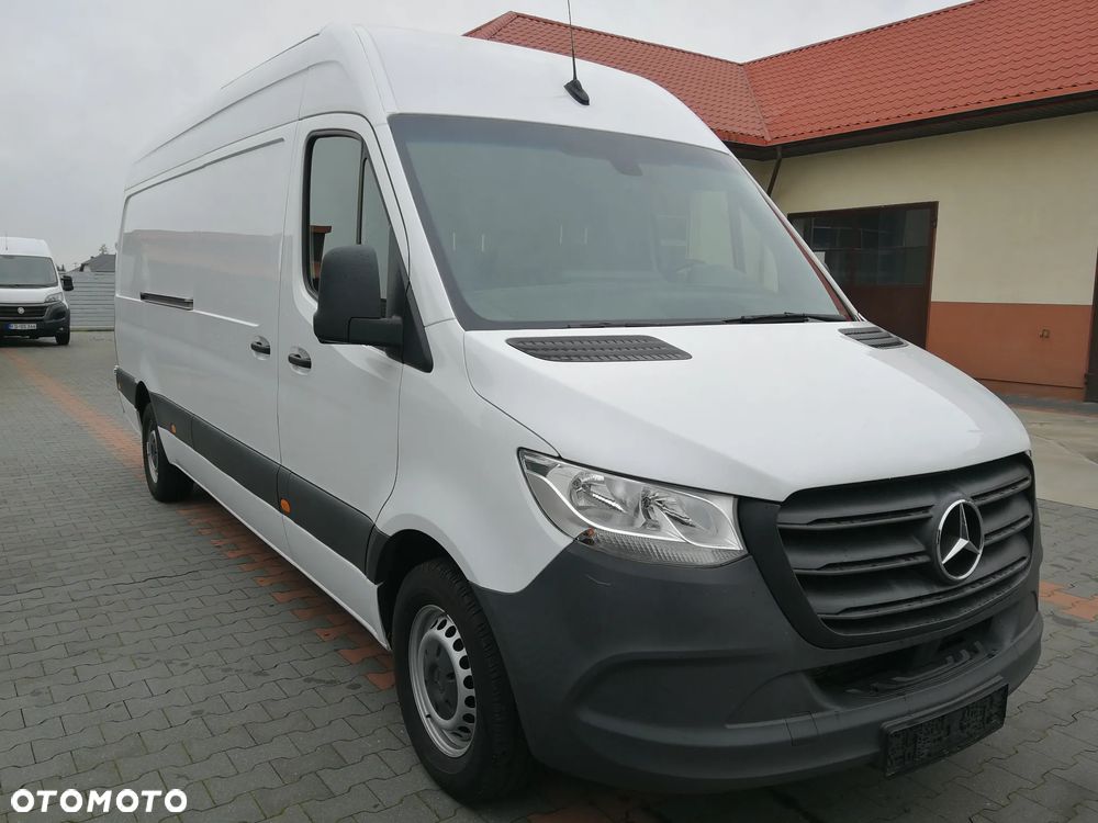 Mercedes-Benz Sprinter - 2