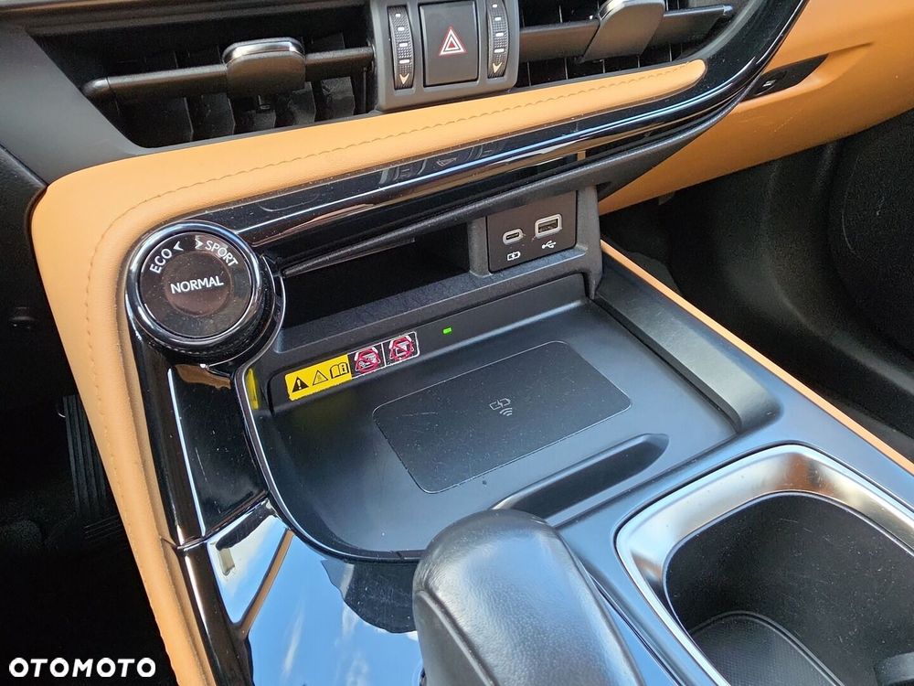 Lexus NX 350h Prestige AWD - 25