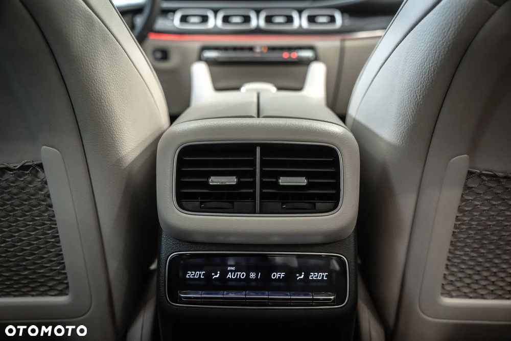 Mercedes-Benz GLS - 37