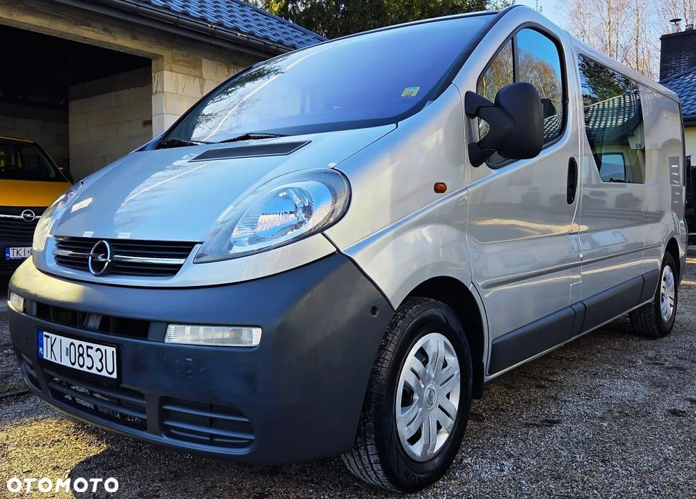 Renault Trafic Vivaro - 1