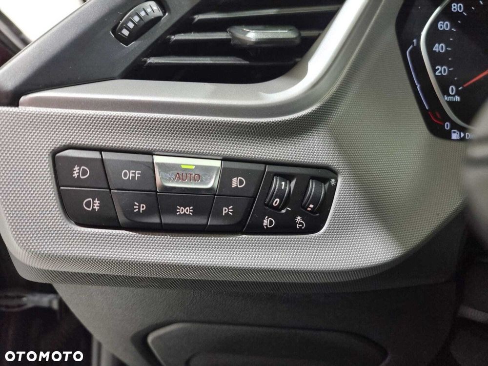 BMW Seria 1 - 21